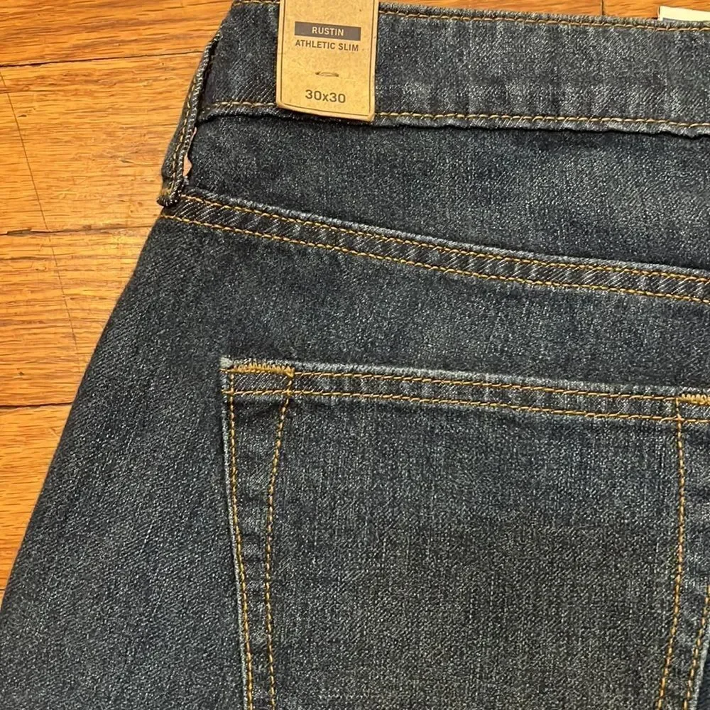 NWT A&F Rustin Cropped Athletic Slim Jeans size 30”‎